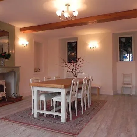 Camprond Farmhouse *